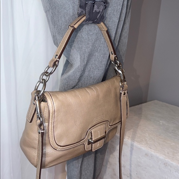 Coach EUC Taylor champagne, leather flap Crossbody bag with removable strap - Picture 4 of 11